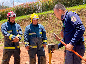 Visitamos a los bomberos en su dÃ­a